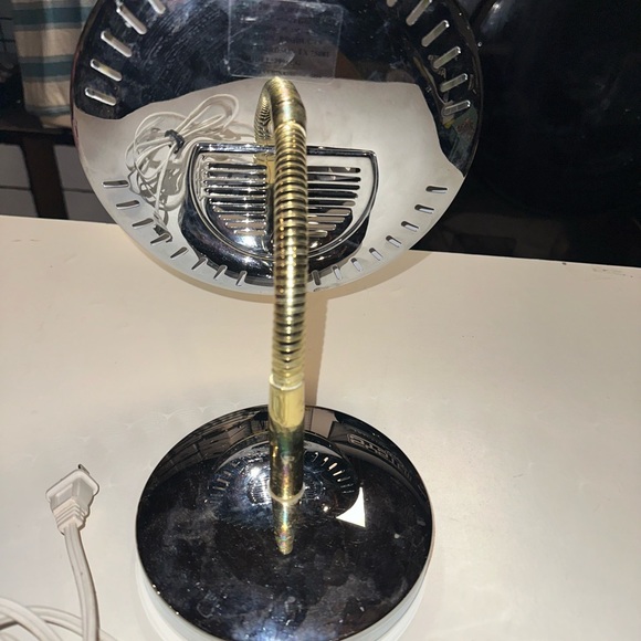 Magnifying Make-up Mirror Polished Chrome Plug in Light Up Like New Gold - Picture 2 of 6